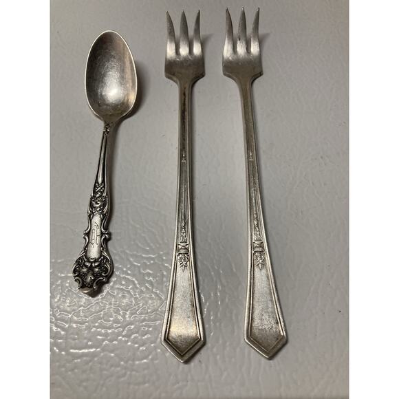Rogers Bros Berkshire PICKLE Relish Forks And Spoon Antique - Picture 7 of 8